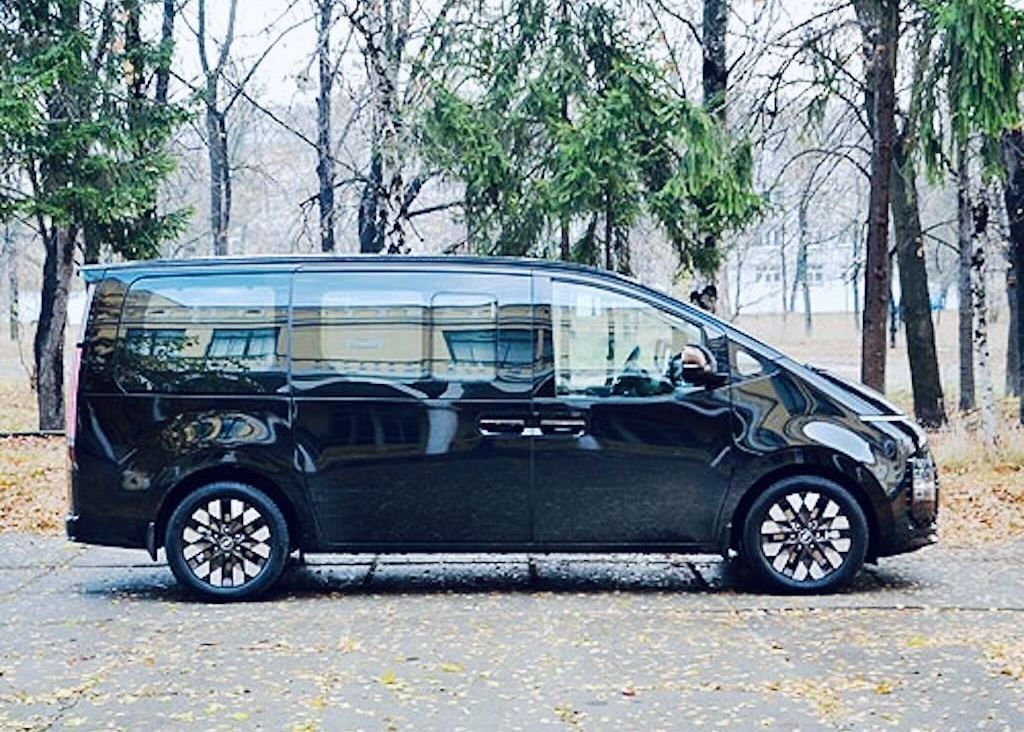 Прокат hyundai staria в Минске