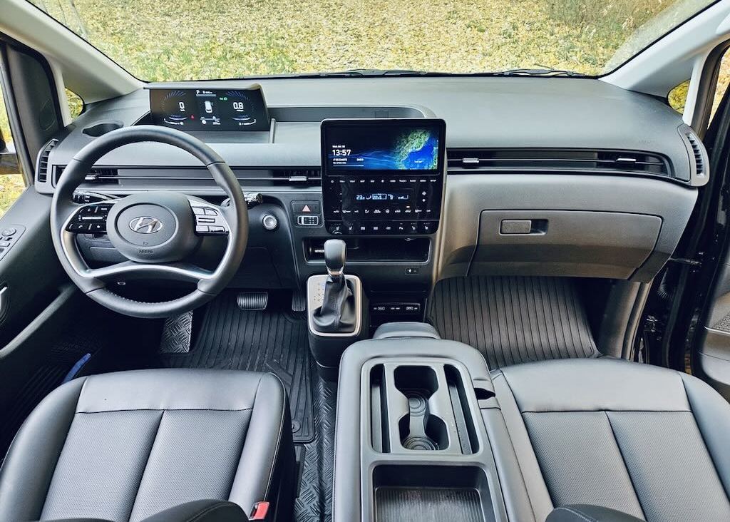 Взять hyundai staria на сутки
