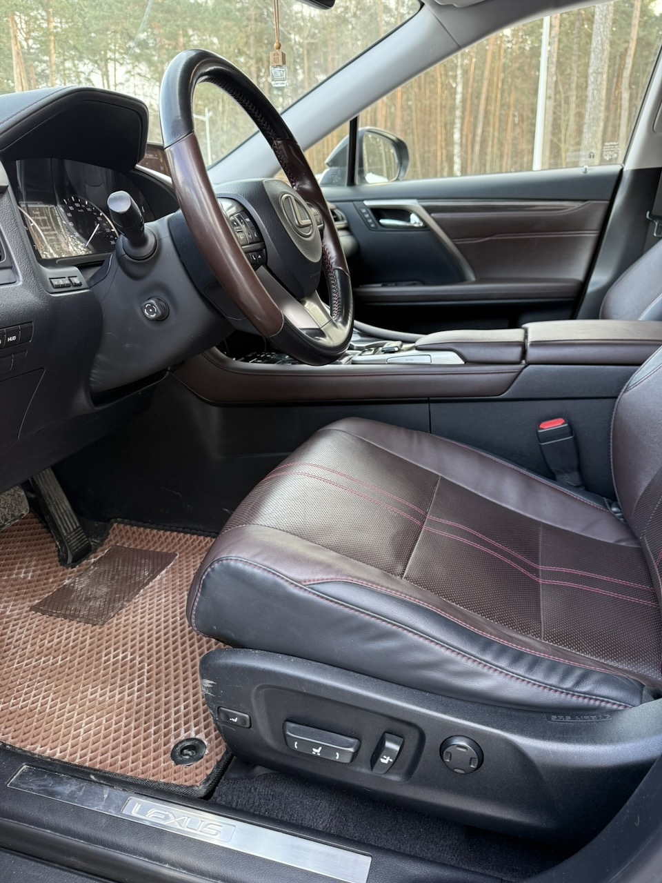 Салон Lexus RX450h премиум класс Минск