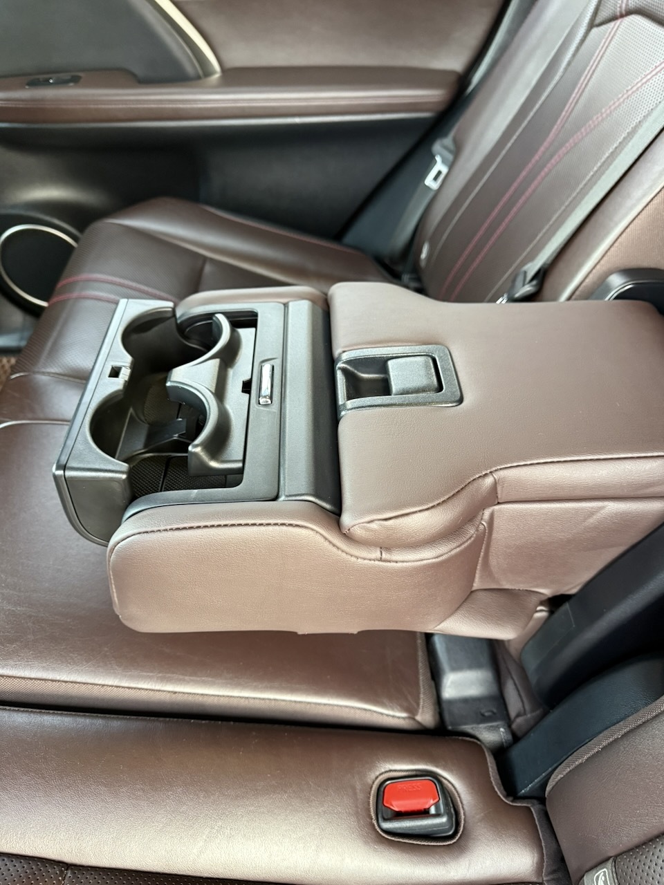 Аренда внедорожника Lexus RX450h Беларусь